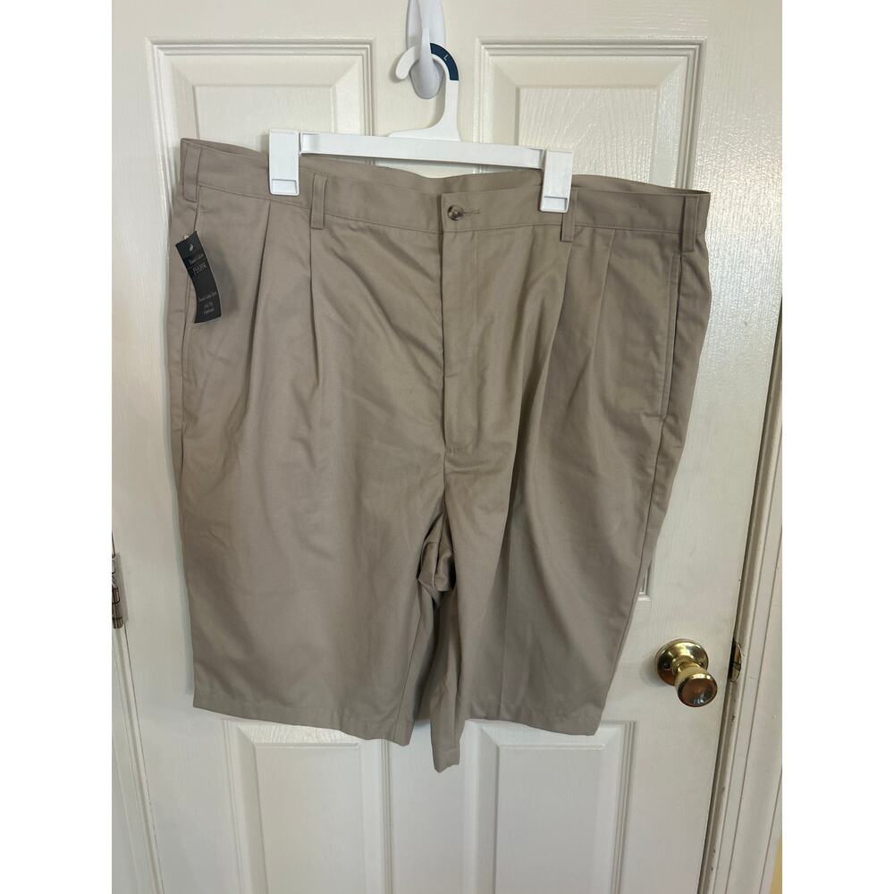 Jos A Bank Traveler Cotton Khaki Shorts Mens‎  Size 42 Long NWT